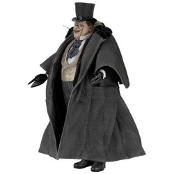 BATMAN LE DEFI - Mayoral Pinguin (Danny Devito) - Figurine 1/4 38cm  2