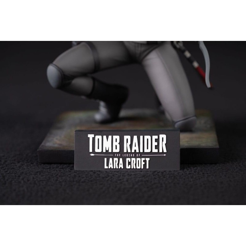 TOMB RAIDER - The legend of Lara Croft - Statuette 19cm 