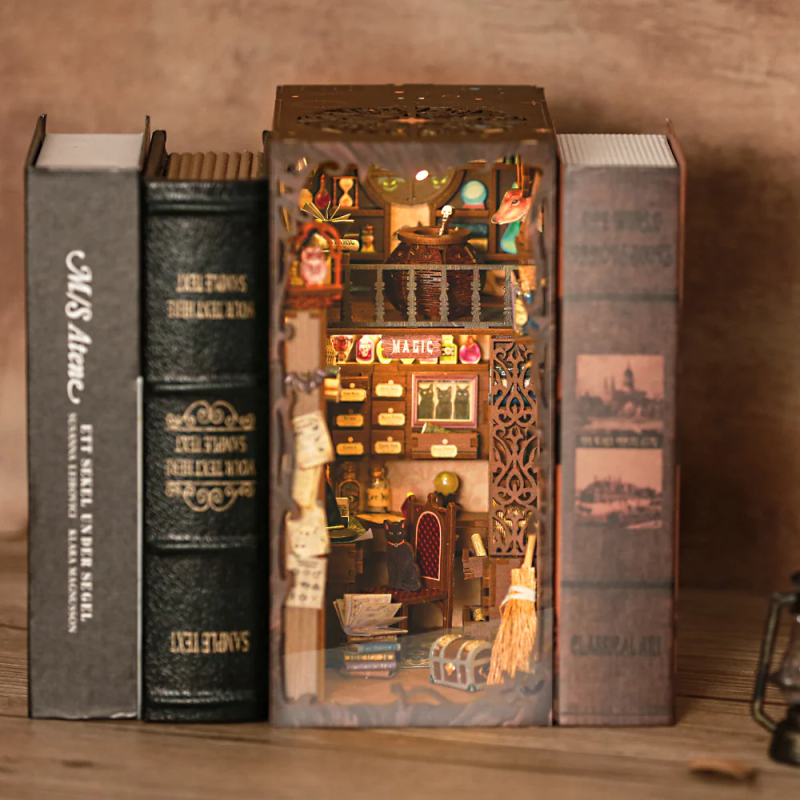 BOOK NOOK KIT - DIY - Pharmacien Magique - 282pc + Eclairage LED 