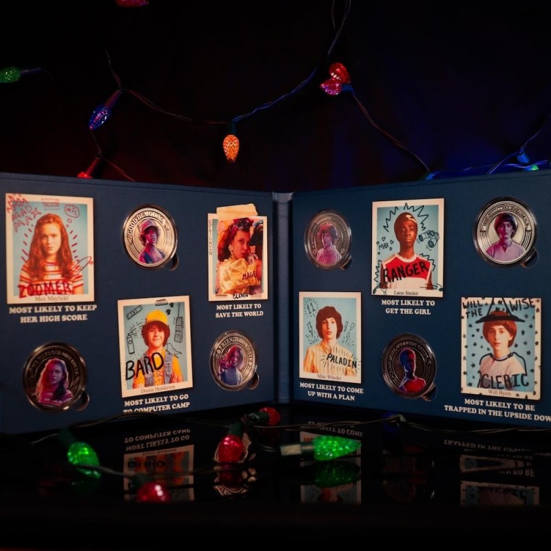 STRANGER THINGS - Yearbook - Album de 6 pièces de collection 