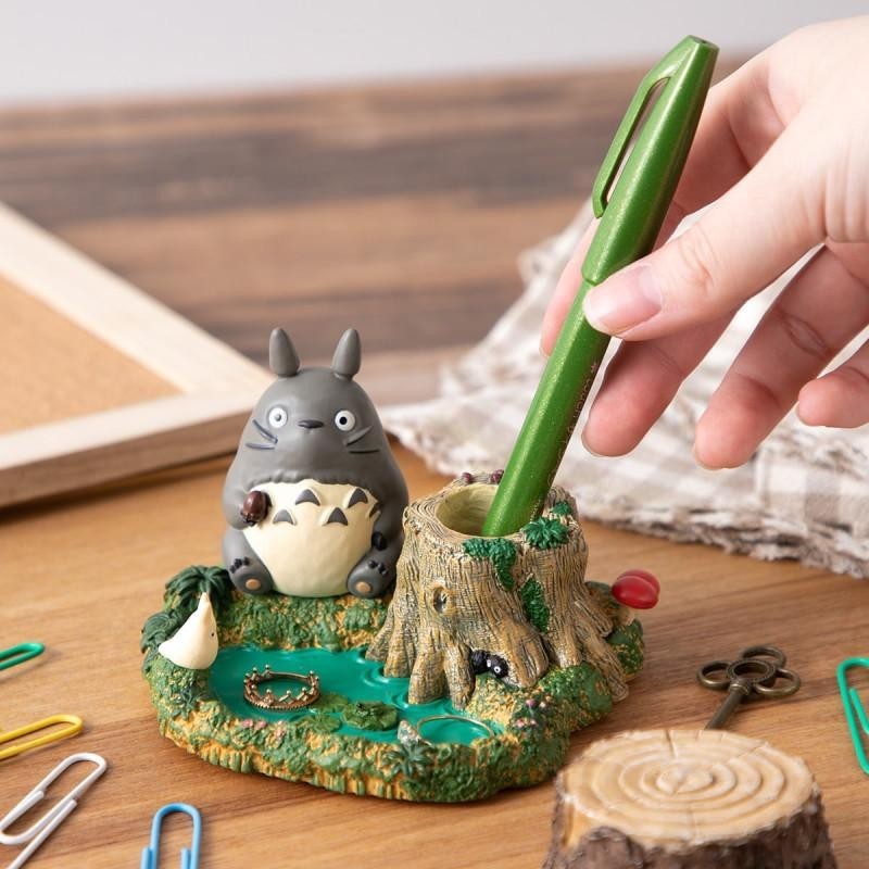 MON VOISIN TOTORO - Totoro au bord de la marre -Figurine Pot à Crayons 
