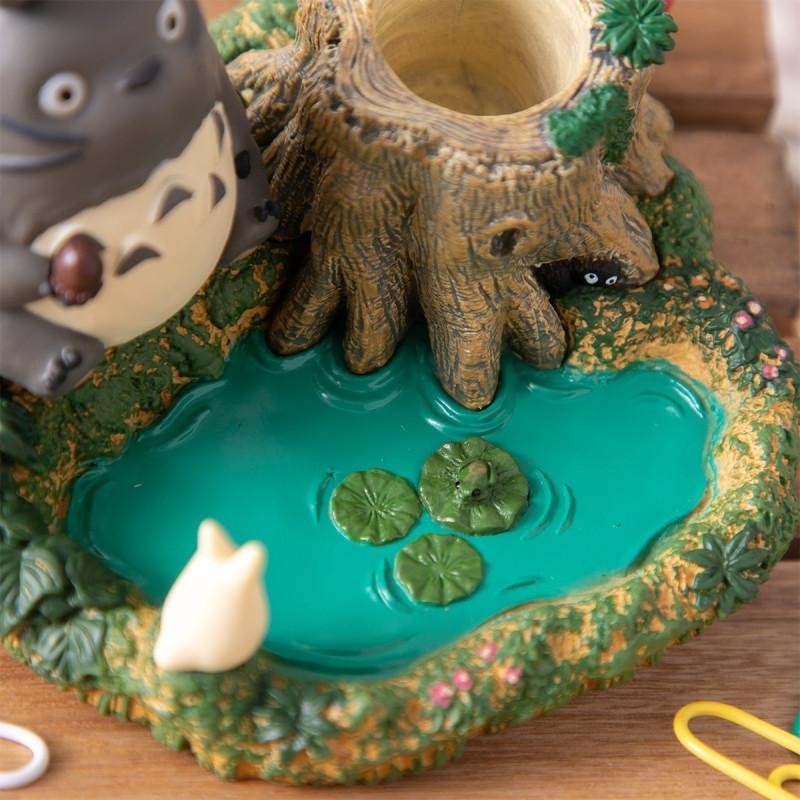 MON VOISIN TOTORO - Totoro au bord de la marre -Figurine Pot à Crayons 